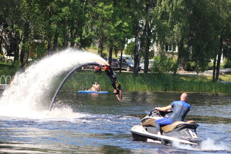 Flyboardiga salto tegemine